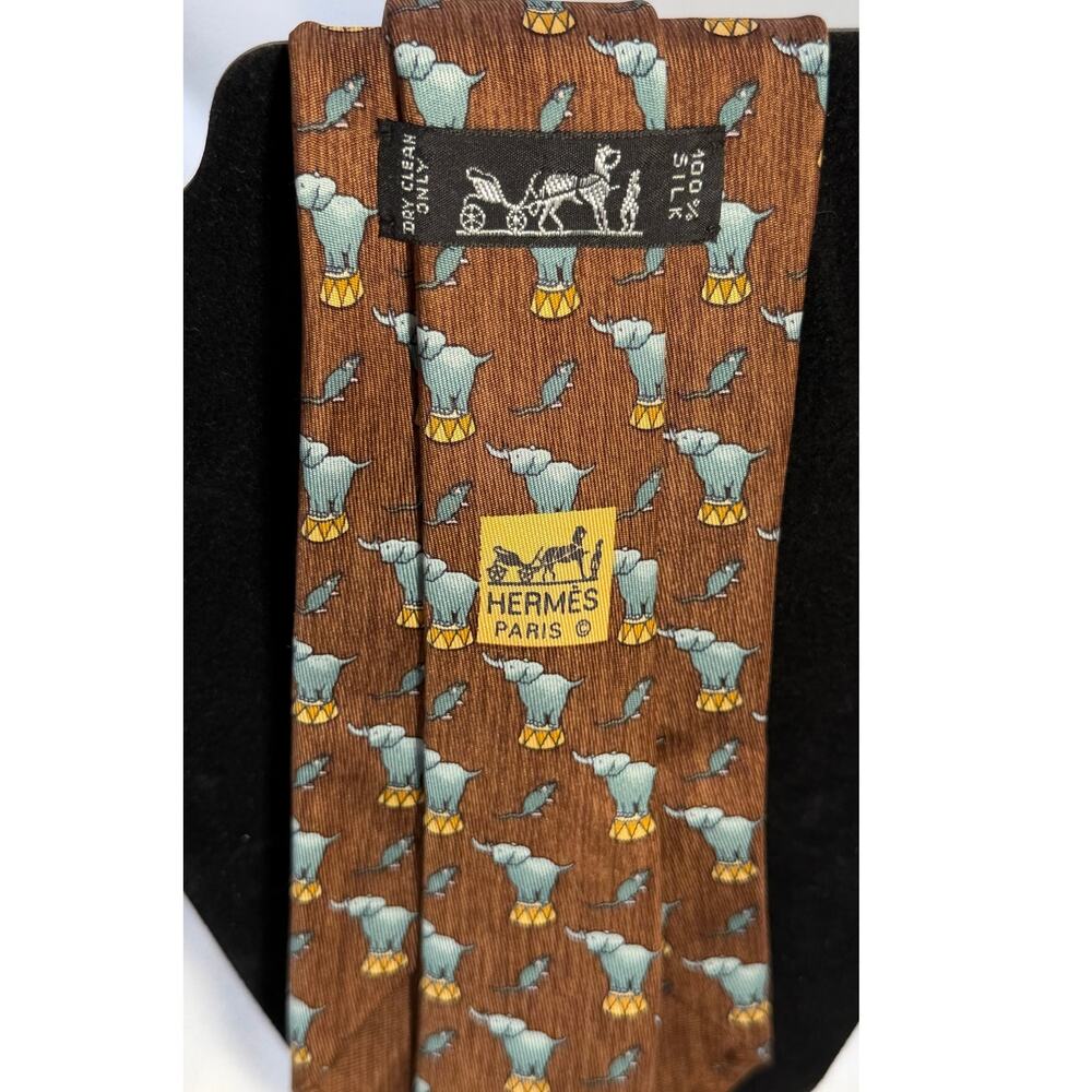 Vintage Hermes Paris Tie Silk Tie - Elephants and Mice Motif c. late 1980s-1990s - Picture 5 of 5